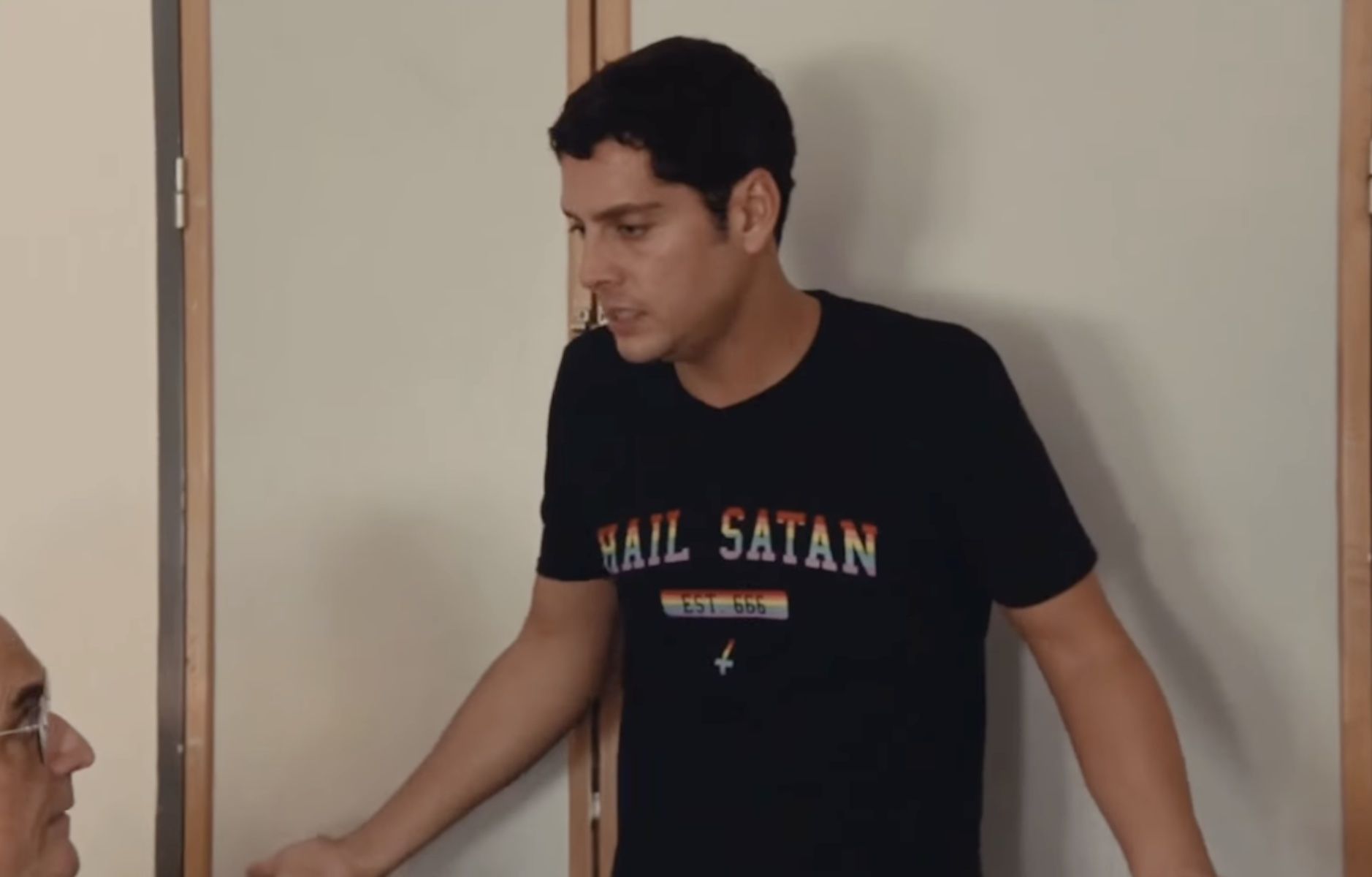 Eduardo Casanova, en el documental donde revela que tiene VIH. Eduardo Casanova, en el documental donde revela que tiene VIH.