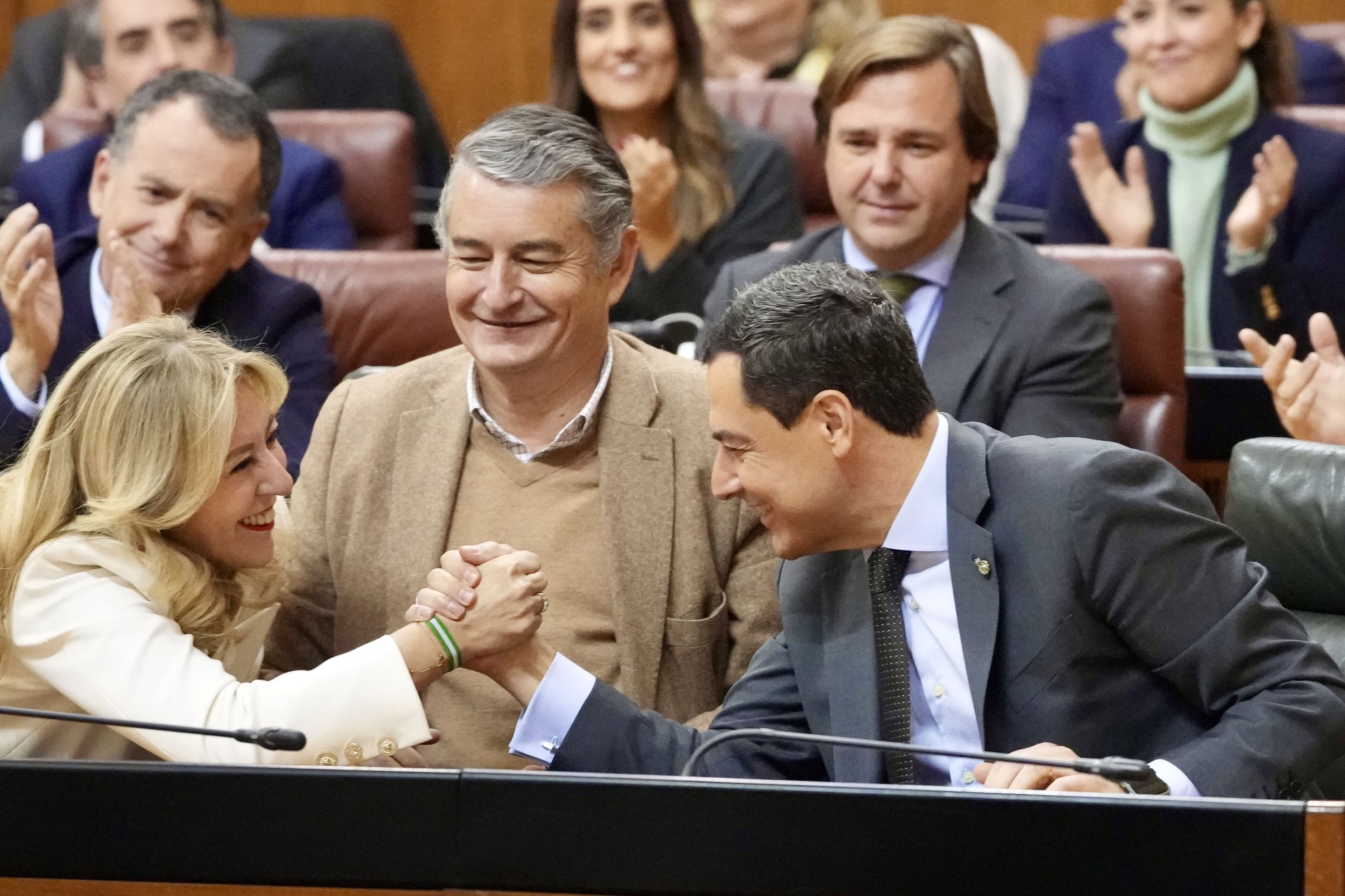 Juanma Moreno tras aprobar los presupuestos. Juanma Moreno tras aprobar los presupuestos.