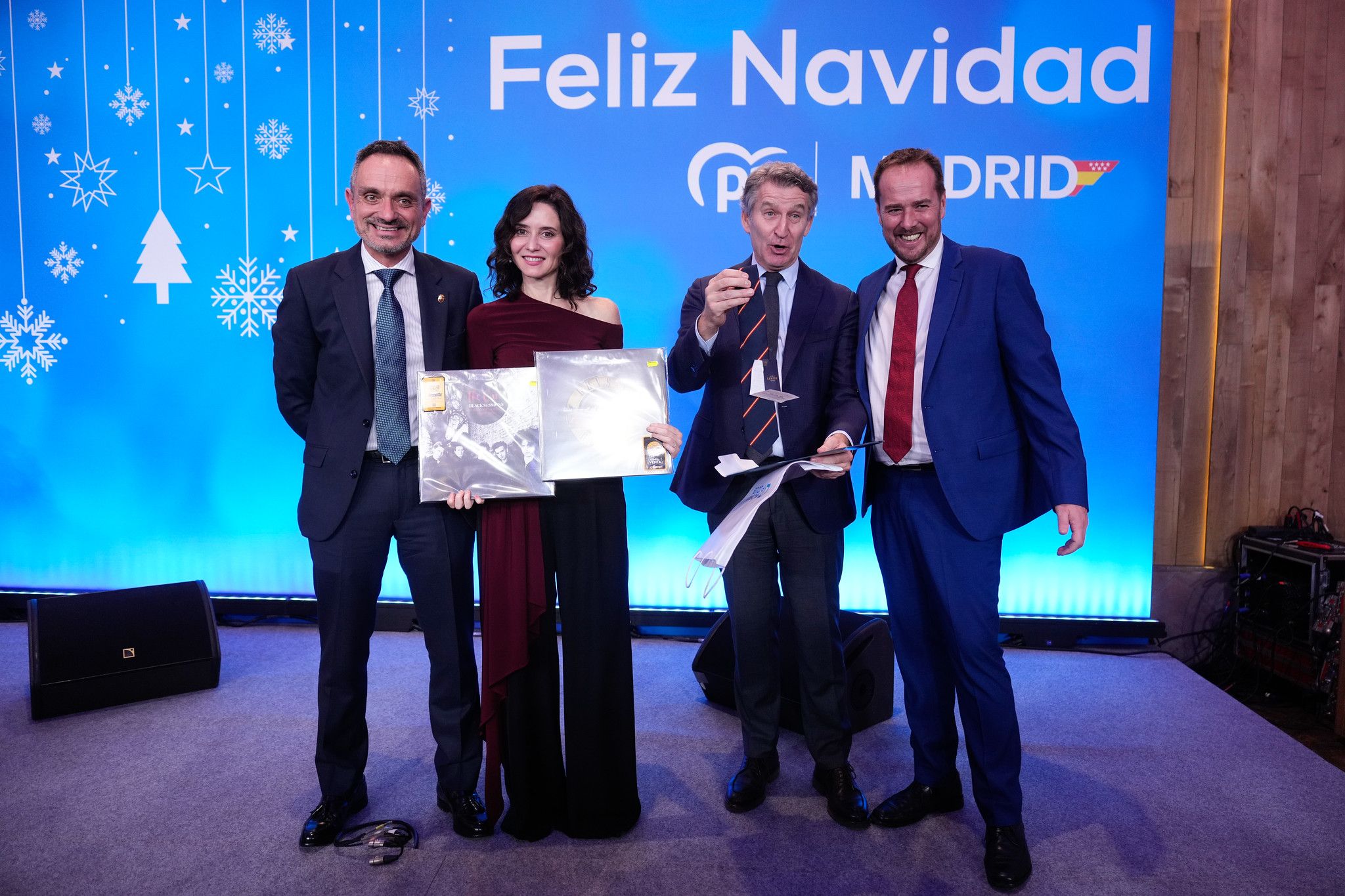 Feijóo en la cena de Navidad con Ayuso. Feijóo en la cena de Navidad con Ayuso.