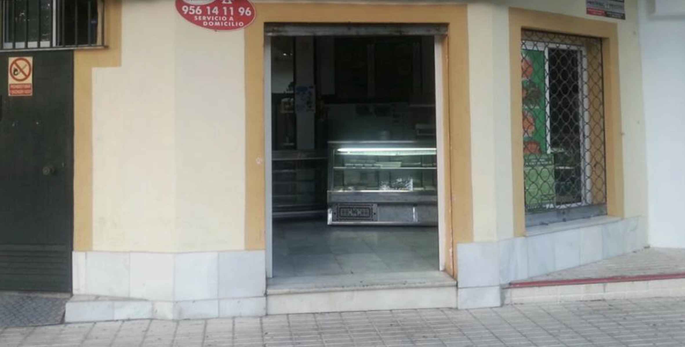 Imagen de la entrada del asados Las Adelfas.