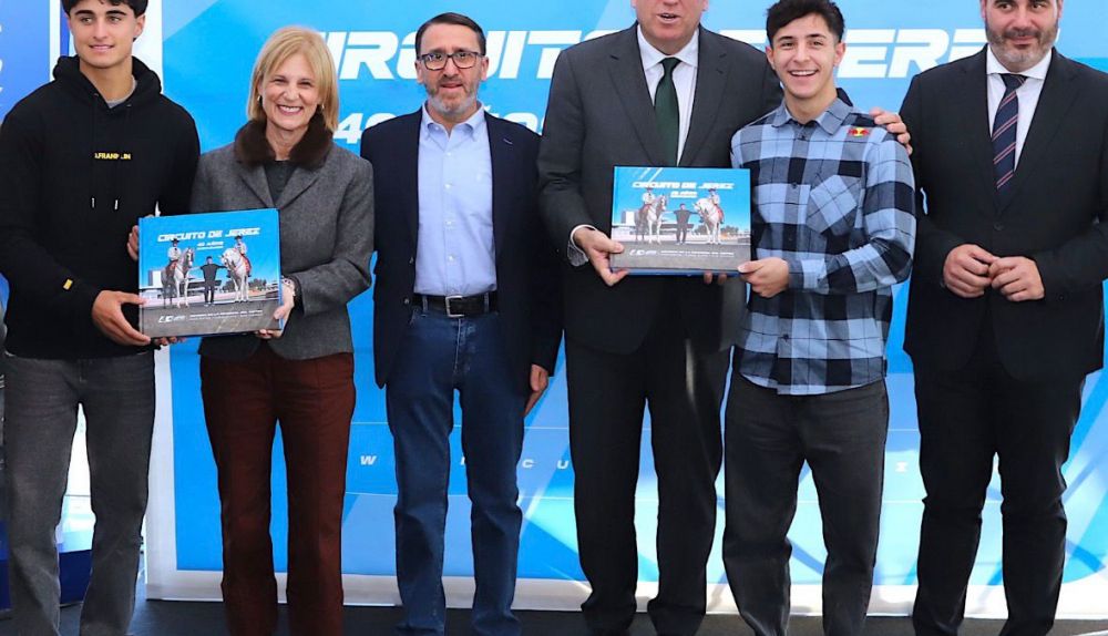 Momento de la presentación del libro por los 40 años del trazado jerezano.