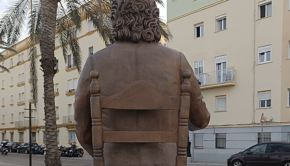 Monumento a “Juanito Villar”, visión posterior