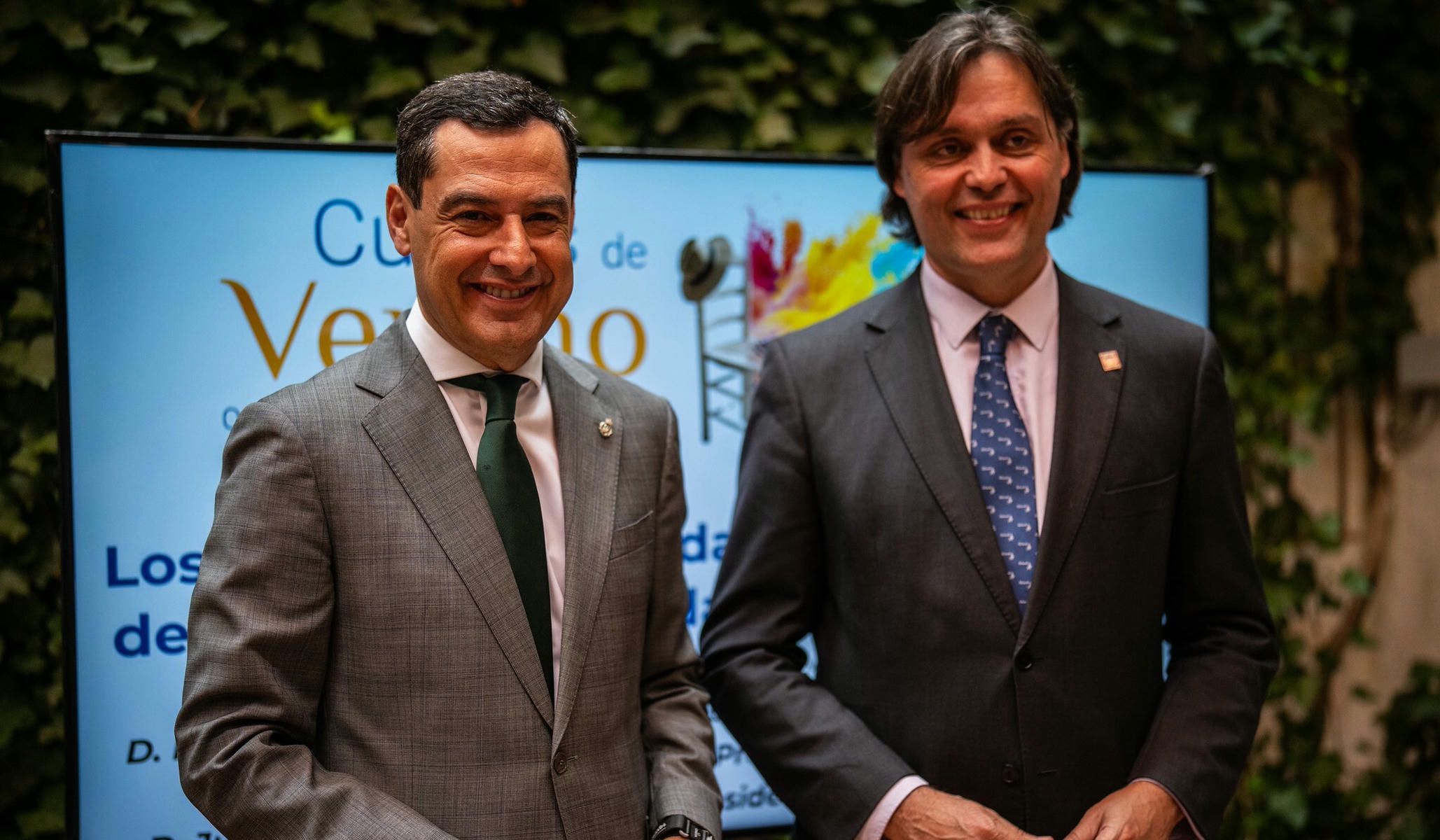 Francisco Oliva y Juanma Moreno, en una imagen en el pasado.