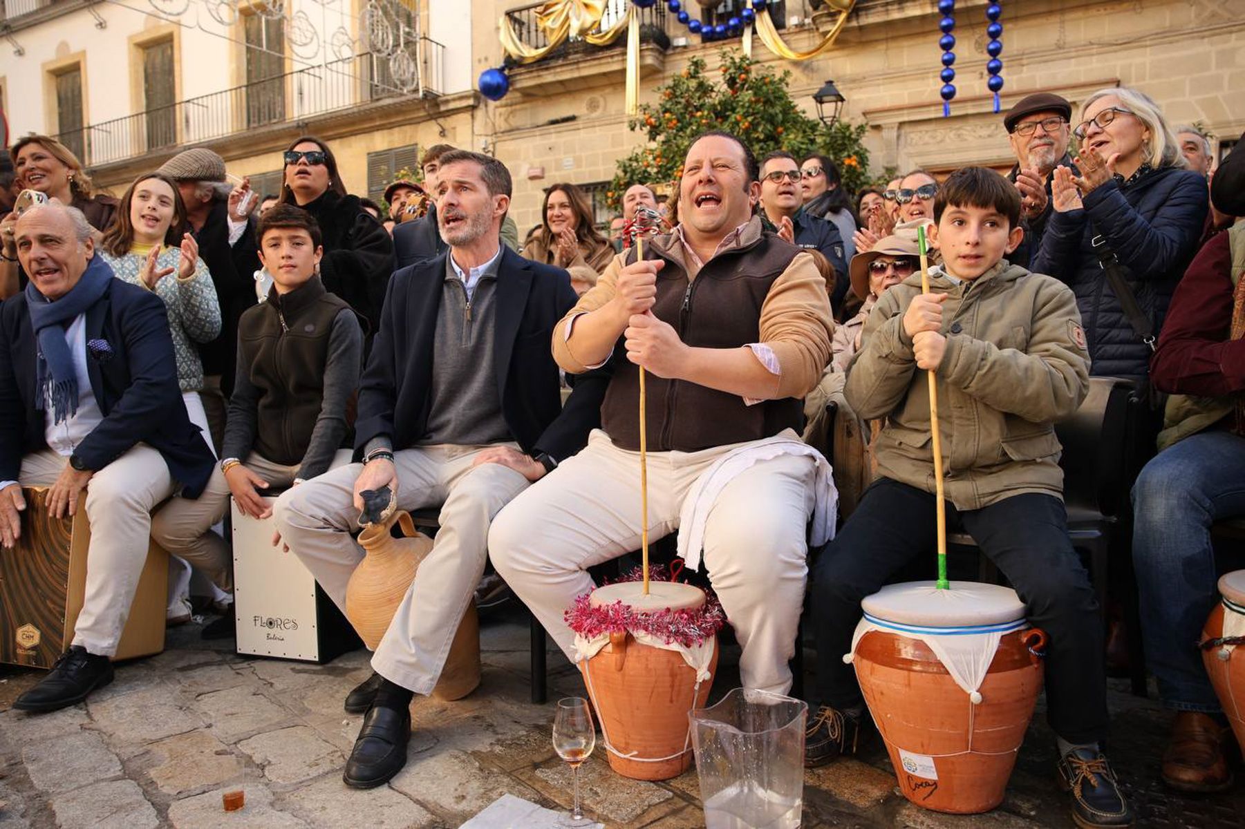 La Zambomba mañanera de Plaza Rivero, en imágenes.