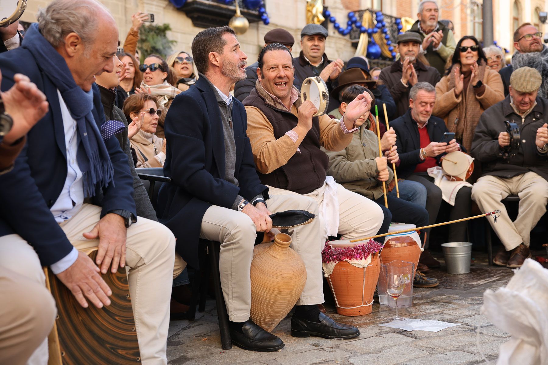 La Zambomba mañanera de Plaza Rivero, en imágenes.