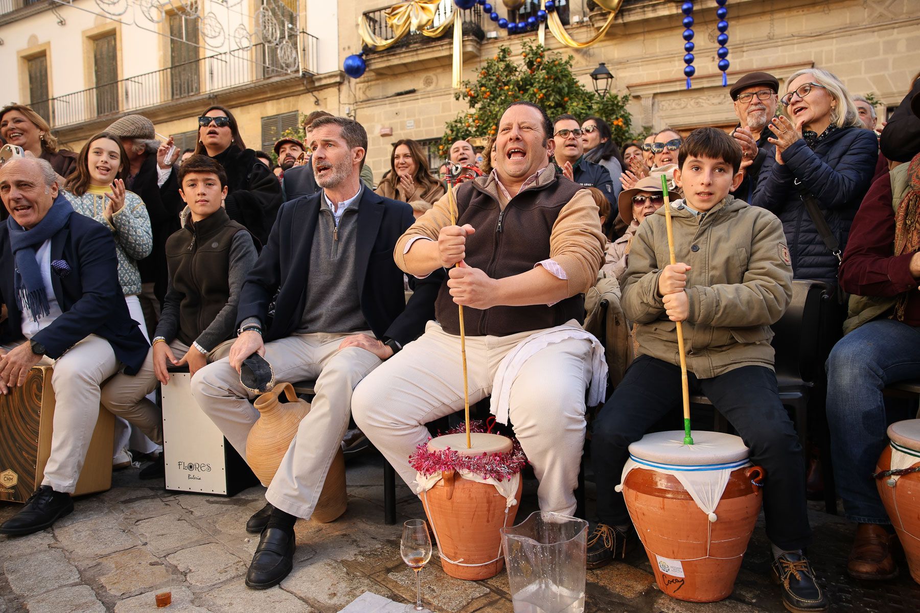 La Zambomba mañanera de Plaza Rivero, en imágenes.