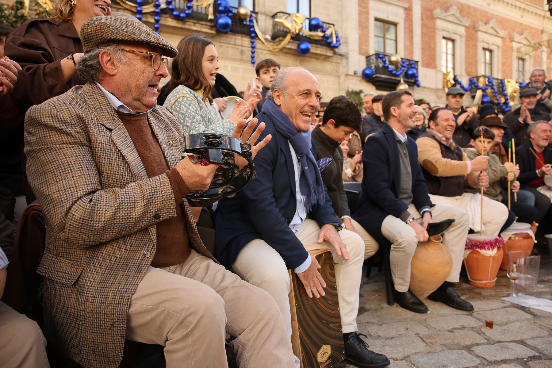 La Zambomba mañanera de Plaza Rivero, en imágenes.