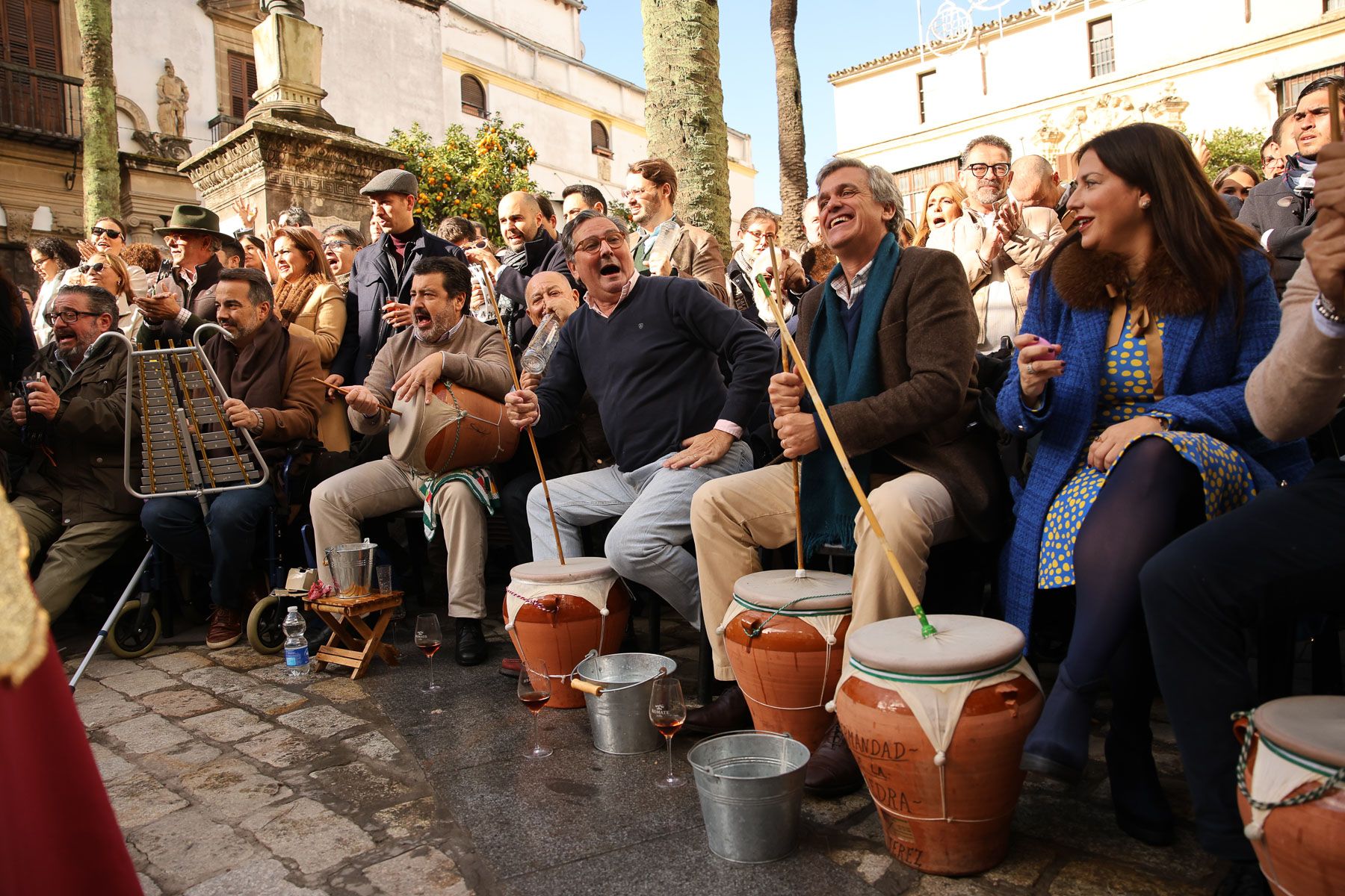 La Zambomba mañanera de Plaza Rivero, en imágenes.