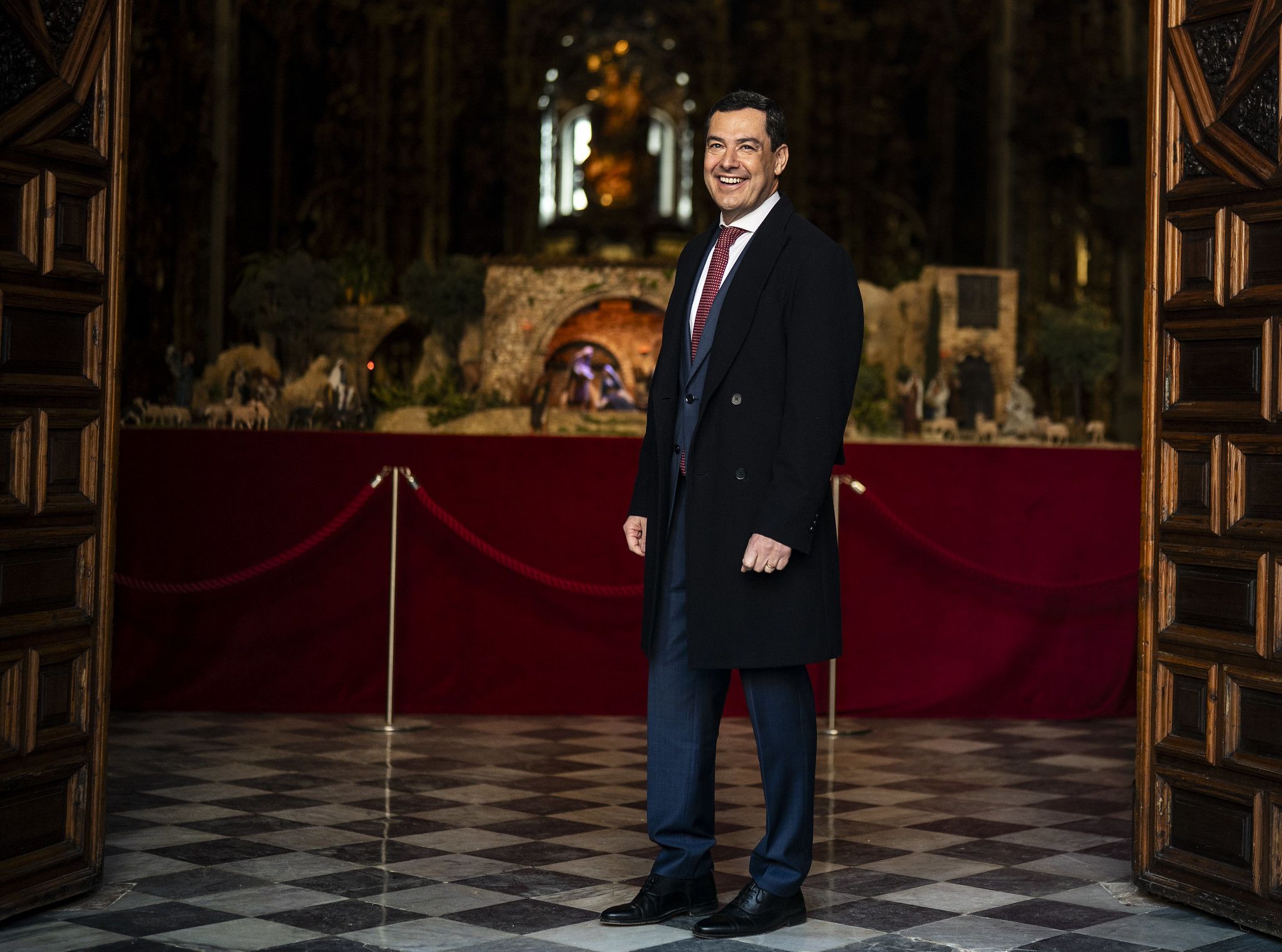 Juanma Moreno en la inauguración del Belén de San Telmo.