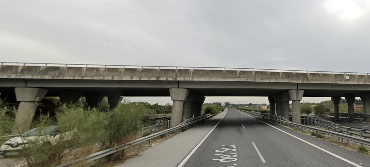 Enlace de la AP-4 con la A-4, a la altura de Puerto Real.