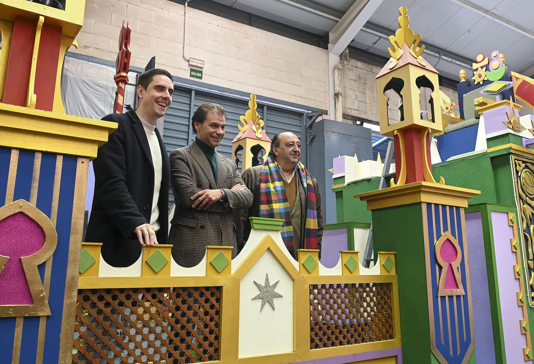 Espinar, el Certero Real y Zurita sobre la carroza del heraldo de los Reyes Magos. 