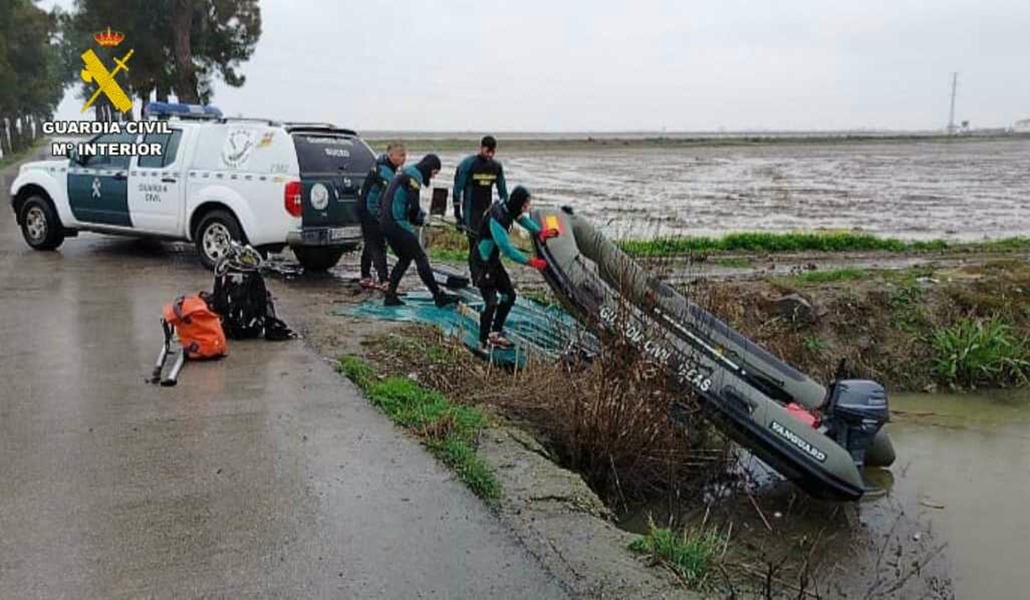 Labores de Guardia Civil para rescatar el cadáver.