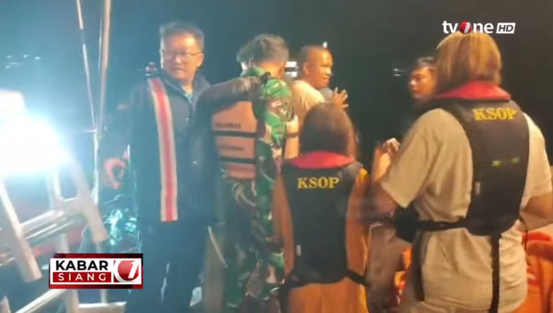 Naufragio familia valencia indonesia