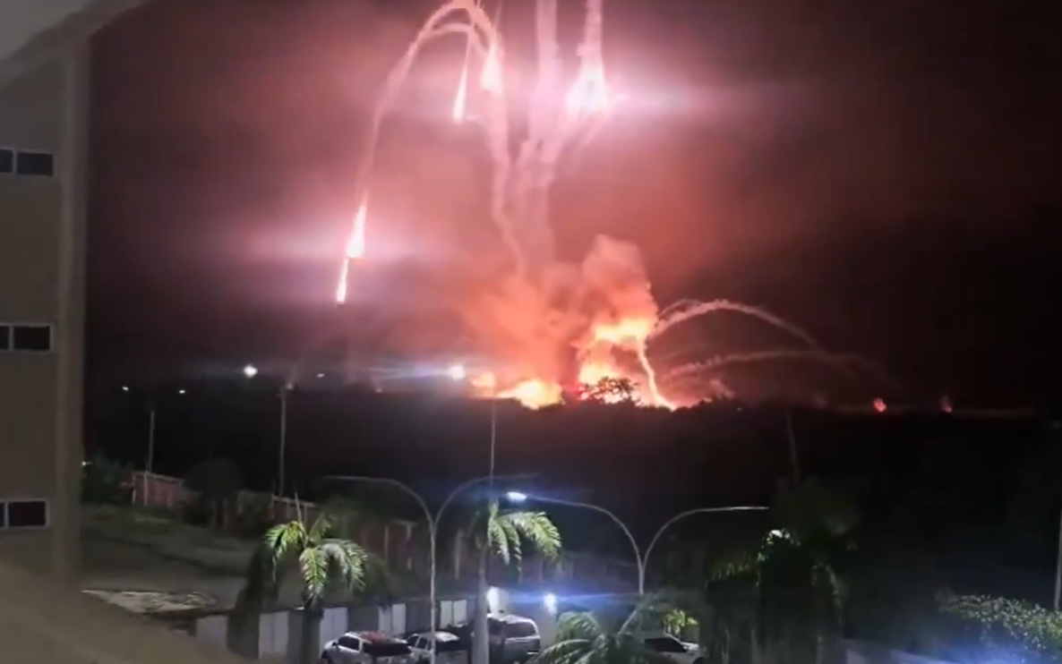 Captura del bombardeo que ha tenido lugar sobre Caracas. Captura del bombardeo que ha tenido lugar sobre Caracas.