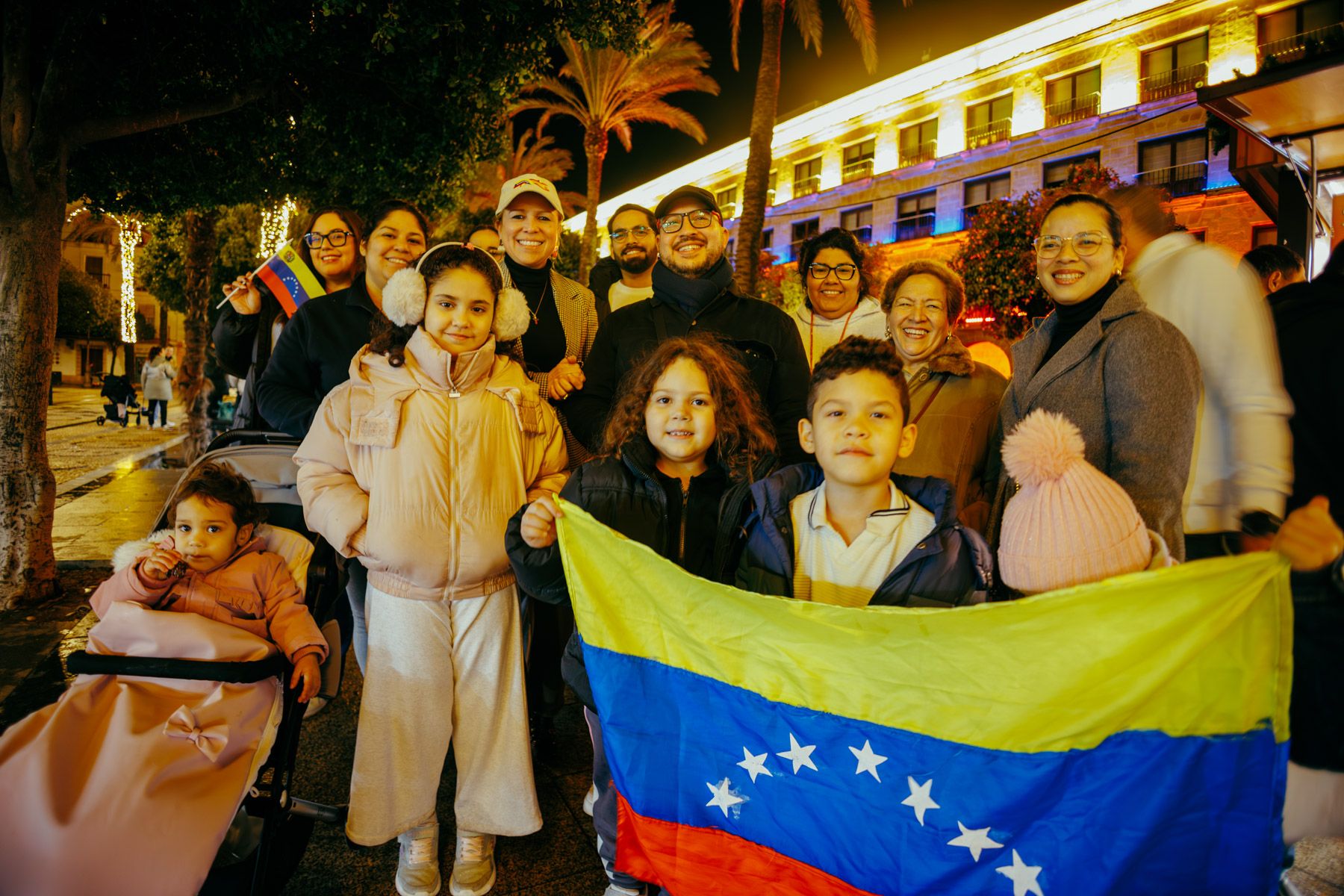 Concentración de la comunidad venezolana de Jerez en la Plaza del Arenal. Concentración de la comunidad venezolana de Jerez en la Plaza del Arenal.