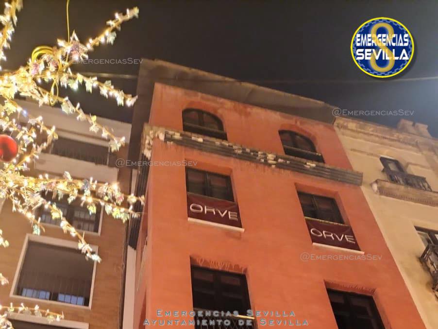 Desprendimiento de una cornisa en Sevilla.