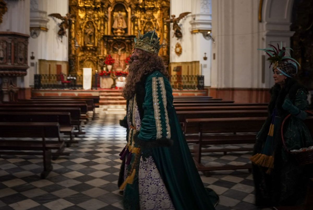 Los Reyes Magos visitan iglesias, residencias y hospitales este 5 de enero.