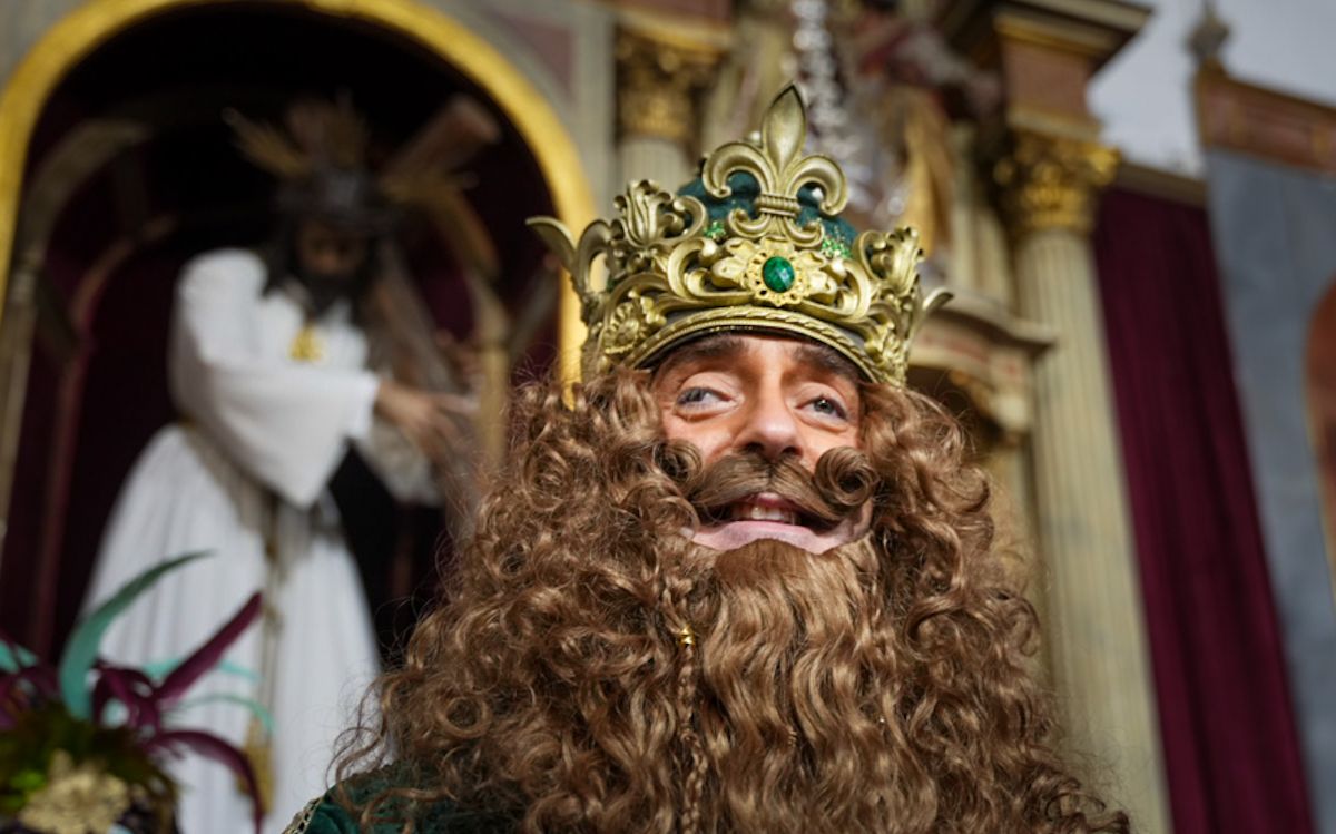 Los Reyes Magos visitan iglesias, residencias y hospitales este 5 de enero.