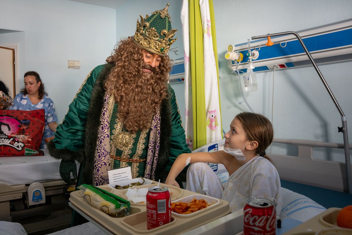 Los Reyes Magos visitan iglesias, residencias y hospitales este 5 de enero.