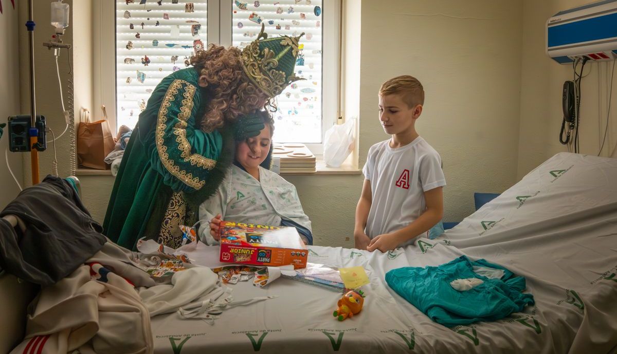 Los Reyes Magos visitan iglesias, residencias y hospitales este 5 de enero.