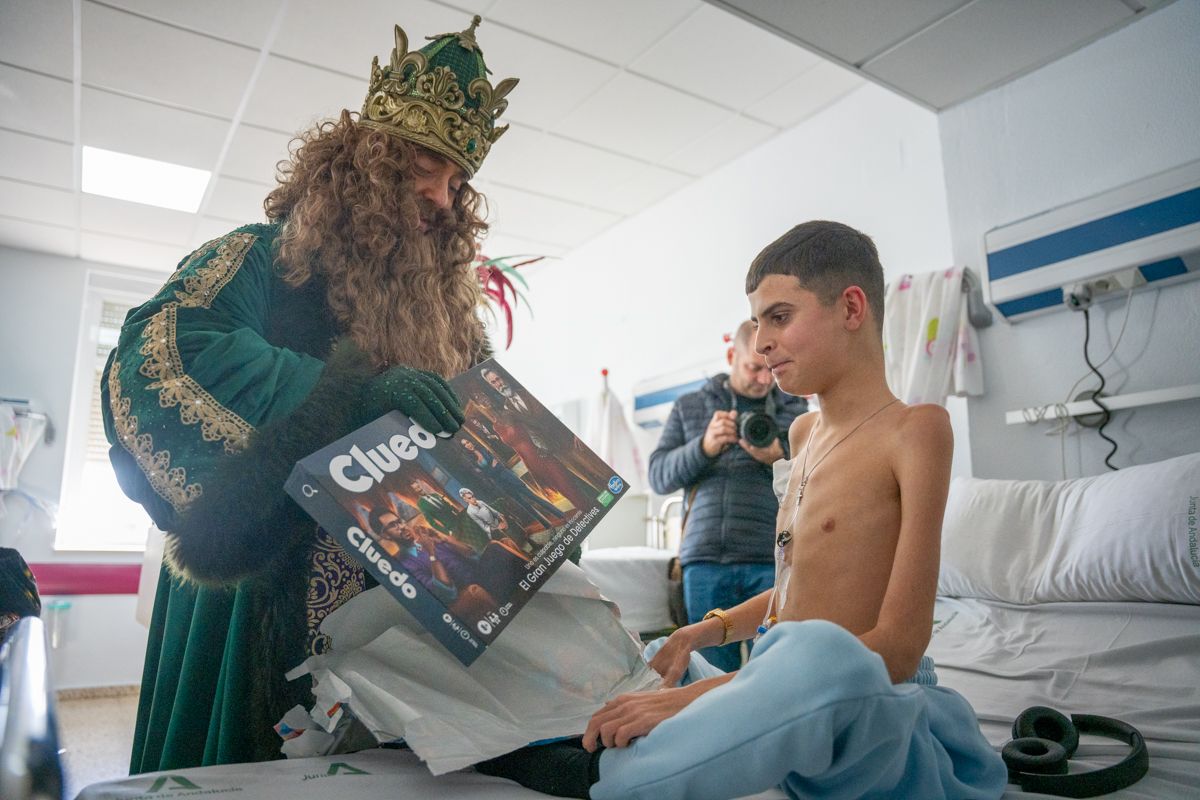 Los Reyes Magos visitan iglesias, residencias y hospitales este 5 de enero.