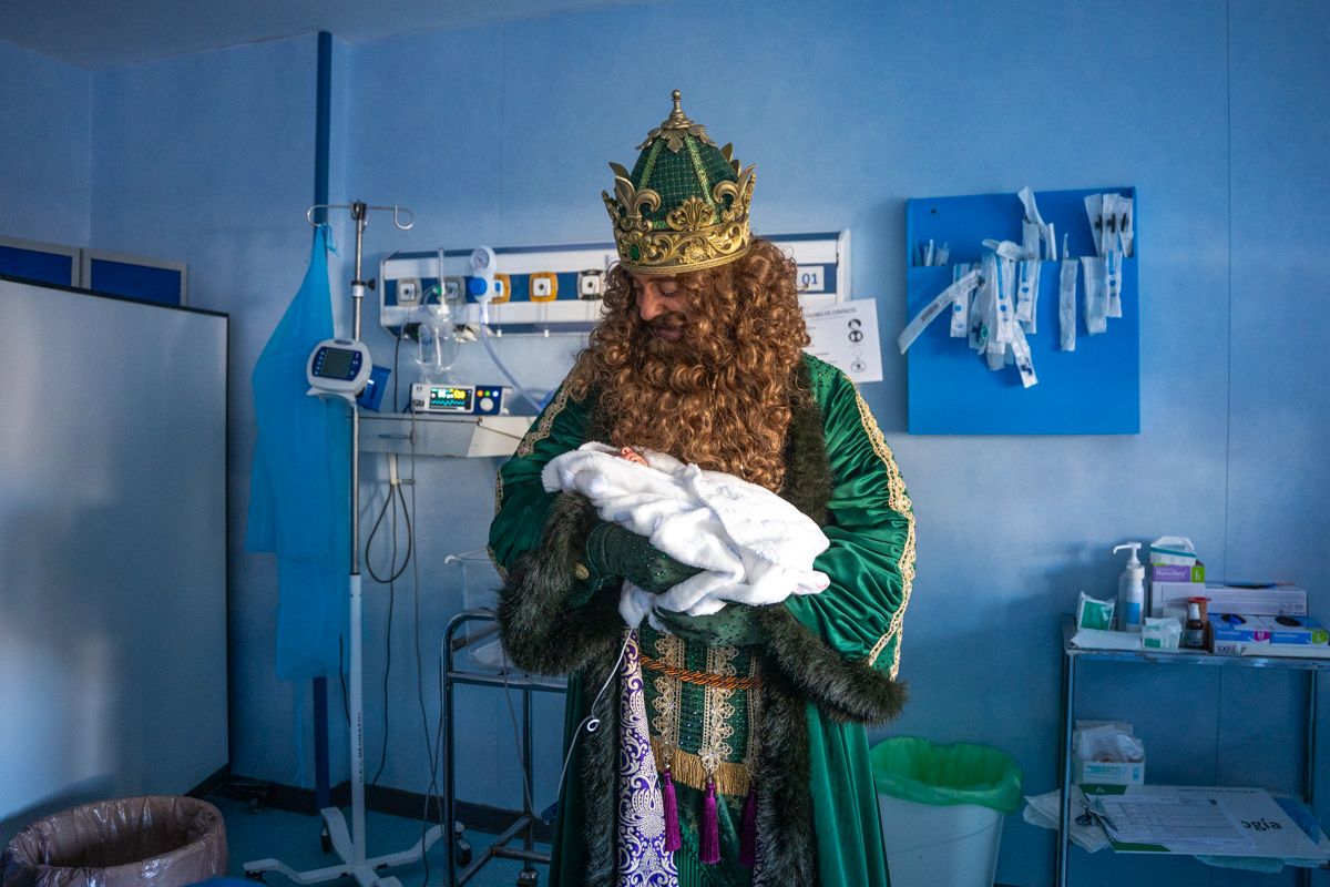 Los Reyes Magos visitan iglesias, residencias y hospitales este 5 de enero.