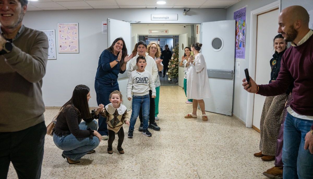 Los Reyes Magos visitan iglesias, residencias y hospitales este 5 de enero.
