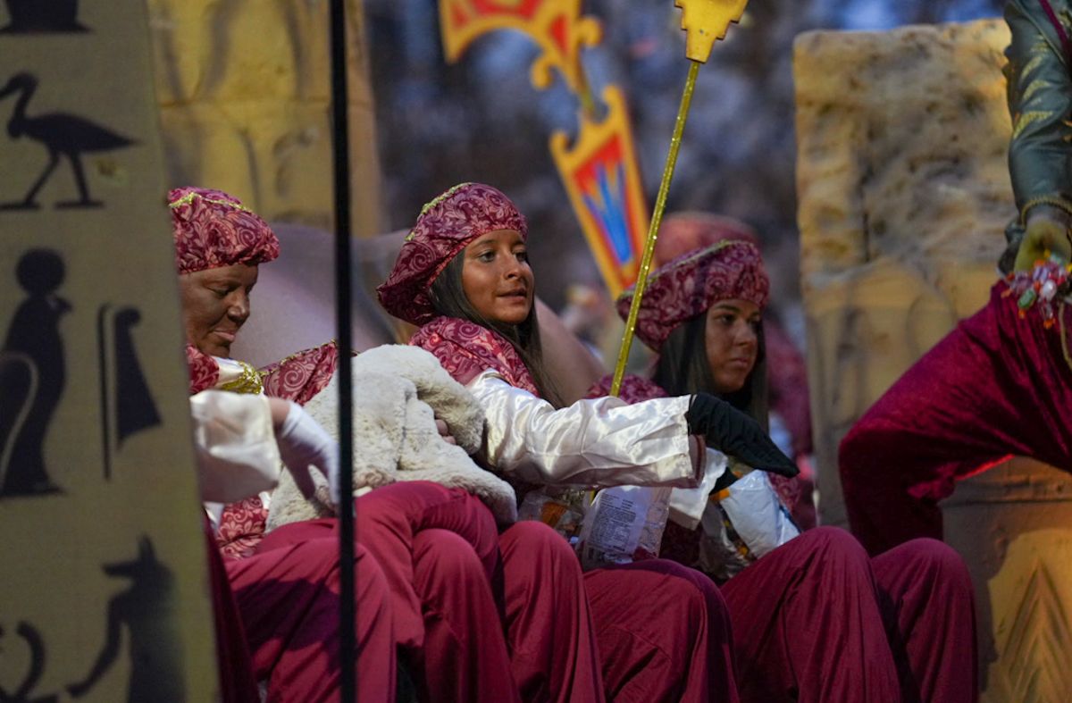 La Cabalgata de Reyes Magos de Cádiz de 2026, en imágenes