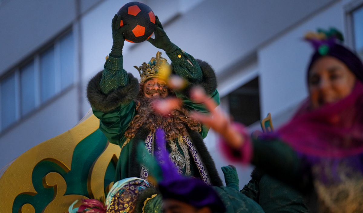 La Cabalgata de Reyes Magos de Cádiz de 2026, en imágenes
