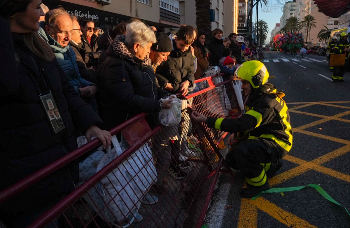 La Cabalgata de Reyes Magos de Cádiz de 2026, en imágenes