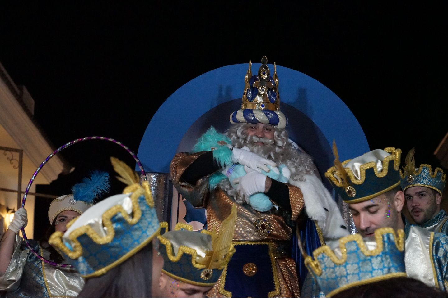 Un momento de la cabalgata de Reyes Magos de El Cuervo.
