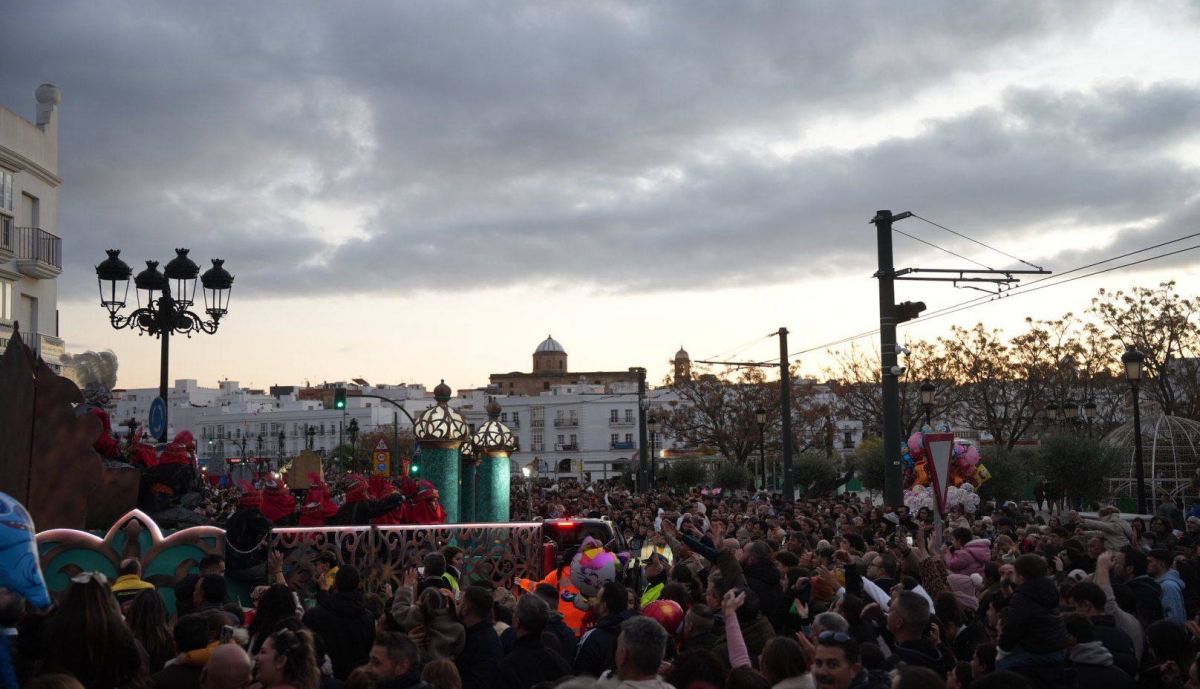 Calle repleta de gente este 5 de enero.