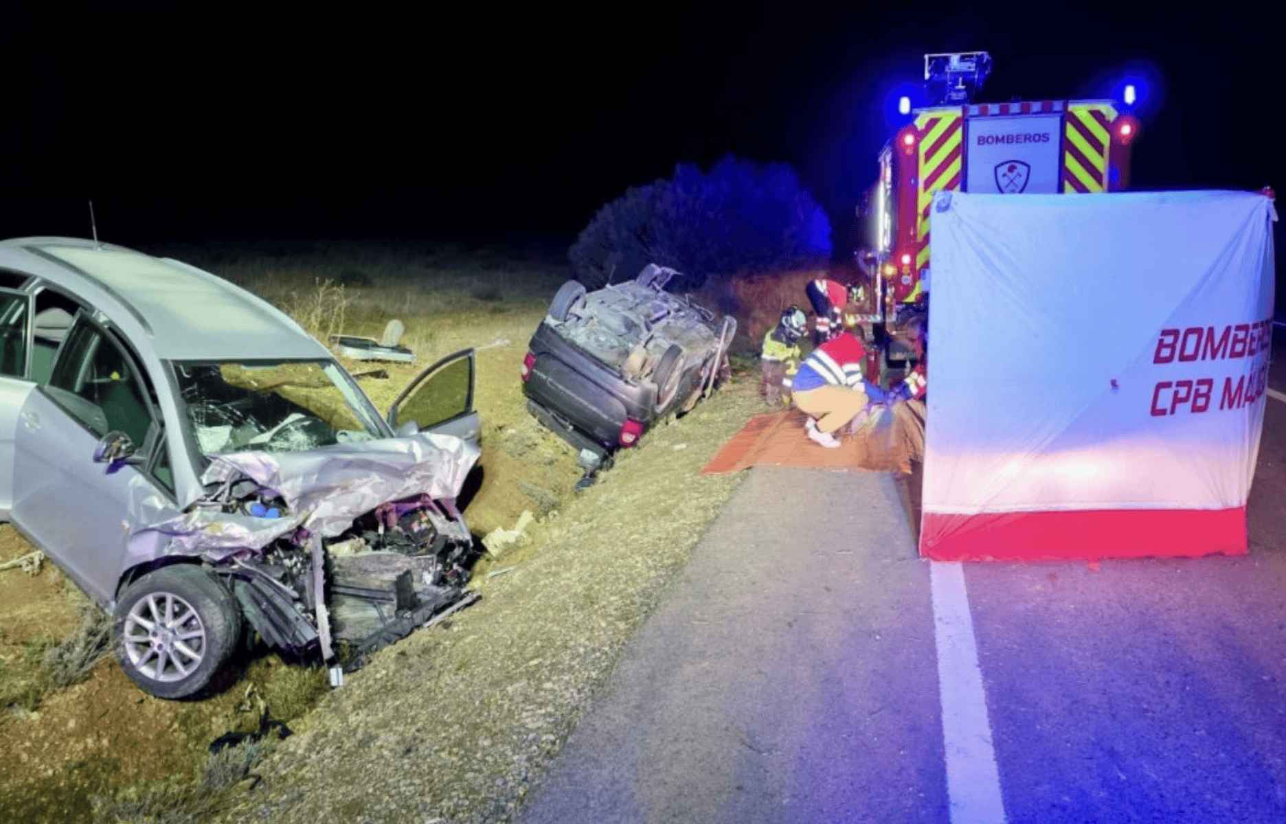 Estado en el que quedaron los coches tras el accidente.