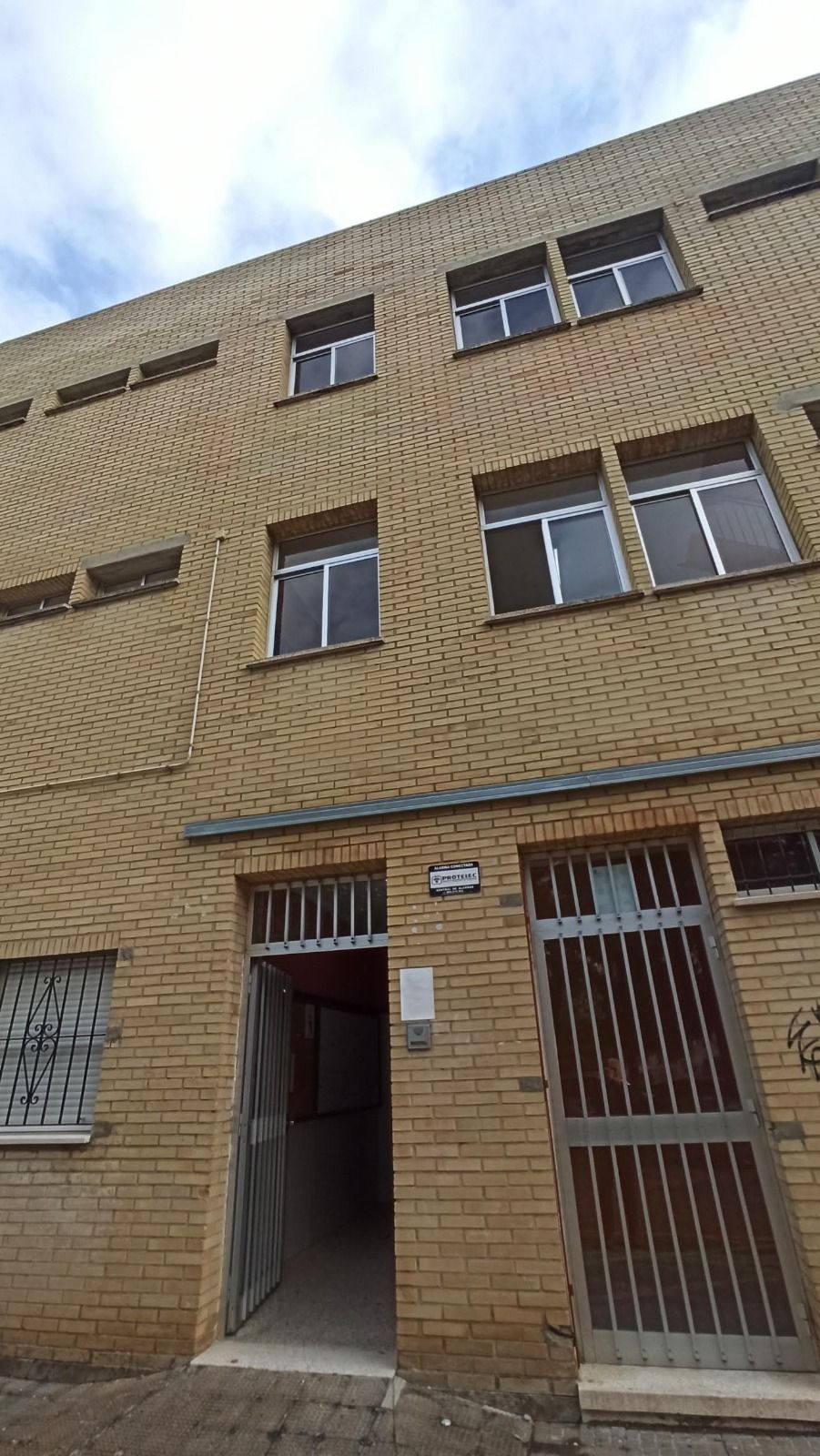 Uno de los accesos al centro.