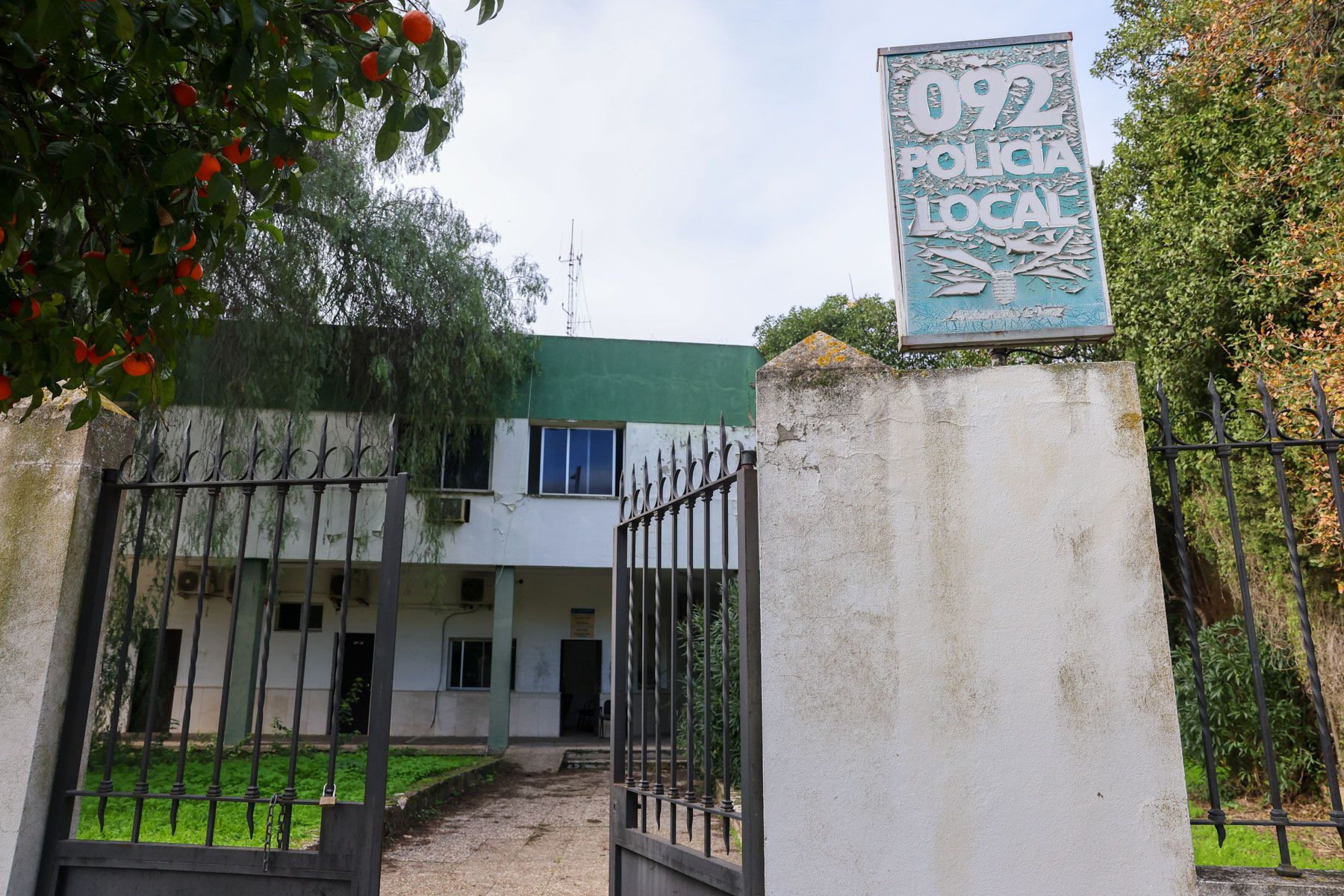 La antigua comisaría de la Policía Local en la barriada de El Almendral en Jerez. La antigua comisaría de la Policía Local en la barriada de El Almendral en Jerez.