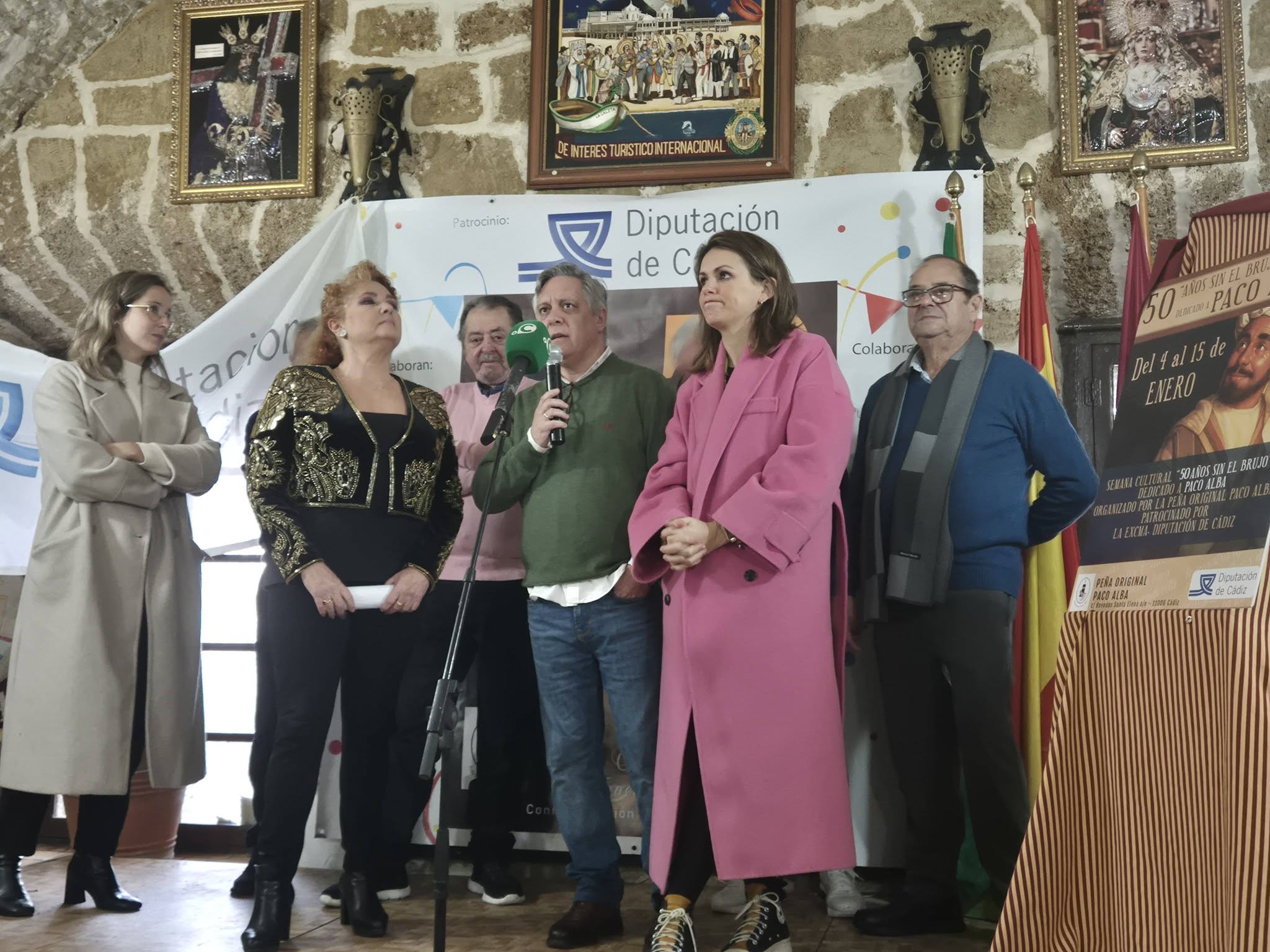 La presentación de los actos por el aniversario, con Beatriz Gandullo y Óscar Torres.