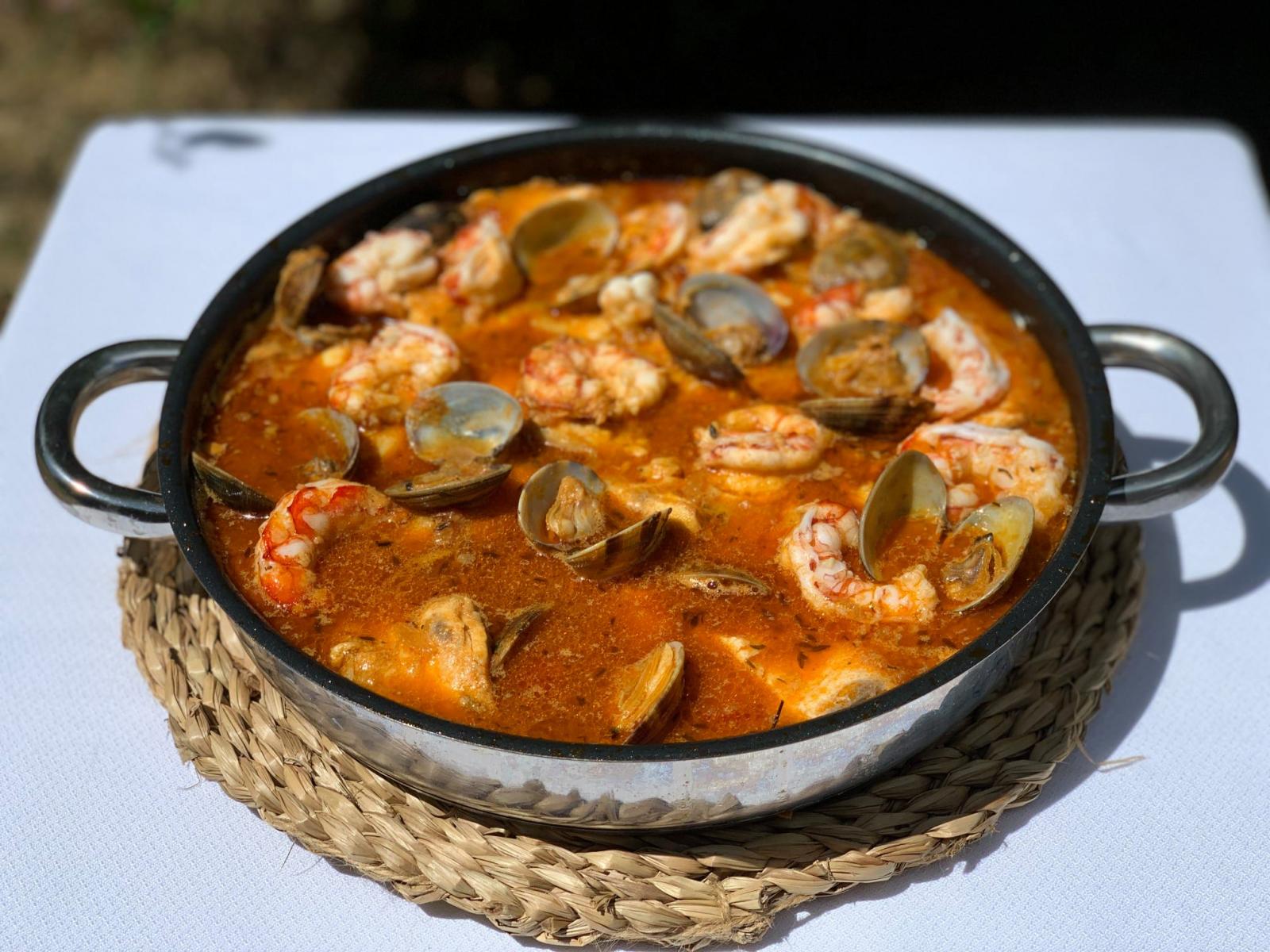 Receta de un delicioso guiso de pescado.