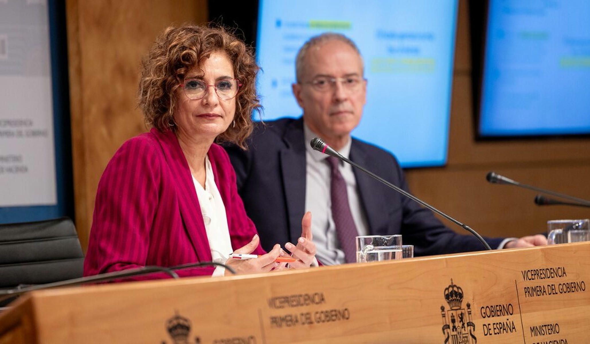 María Jesús Montero, este viernes, presentando el nuevo modelo.