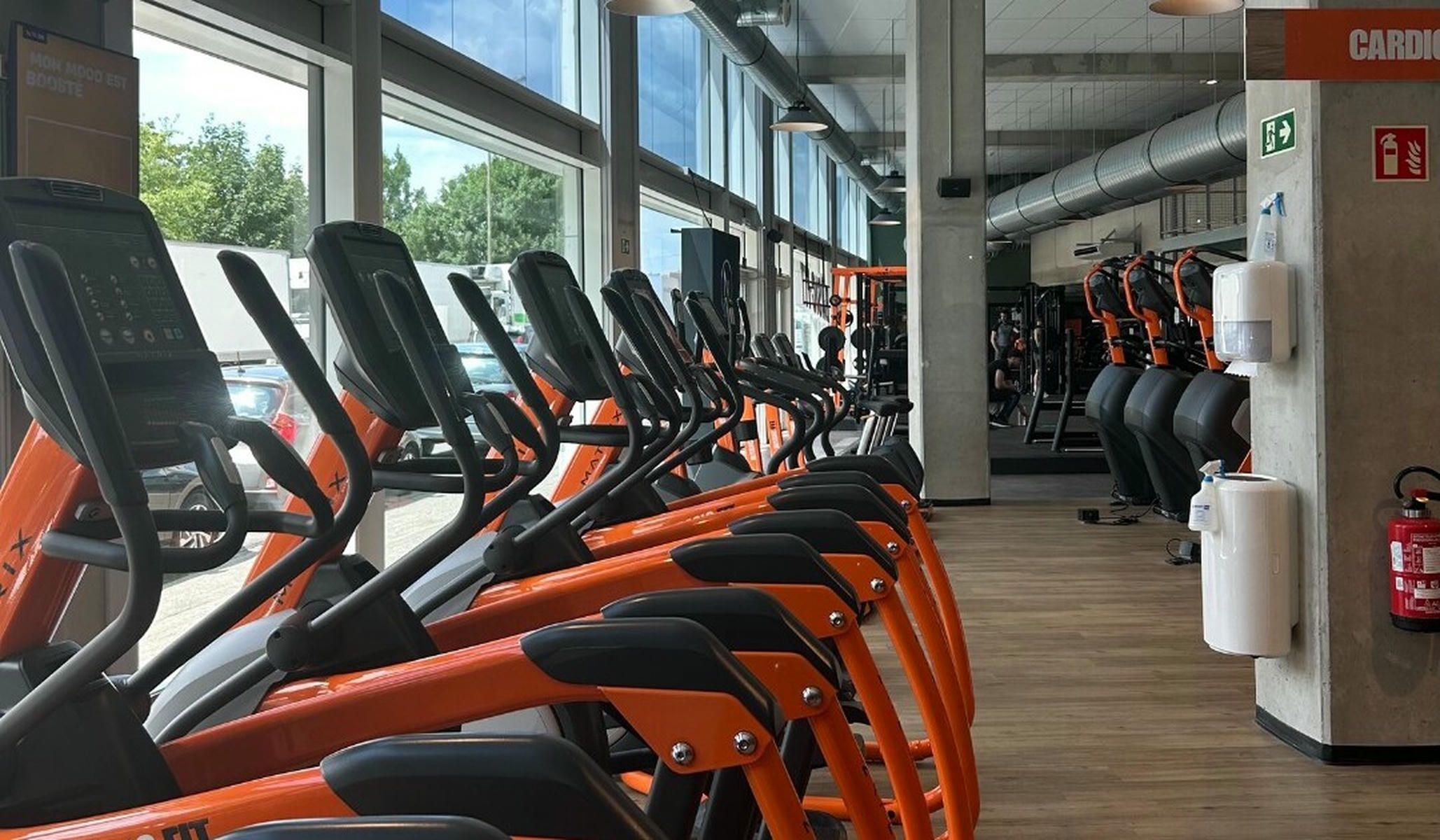 Un gimnasio Basic Fit. Un gimnasio Basic Fit.