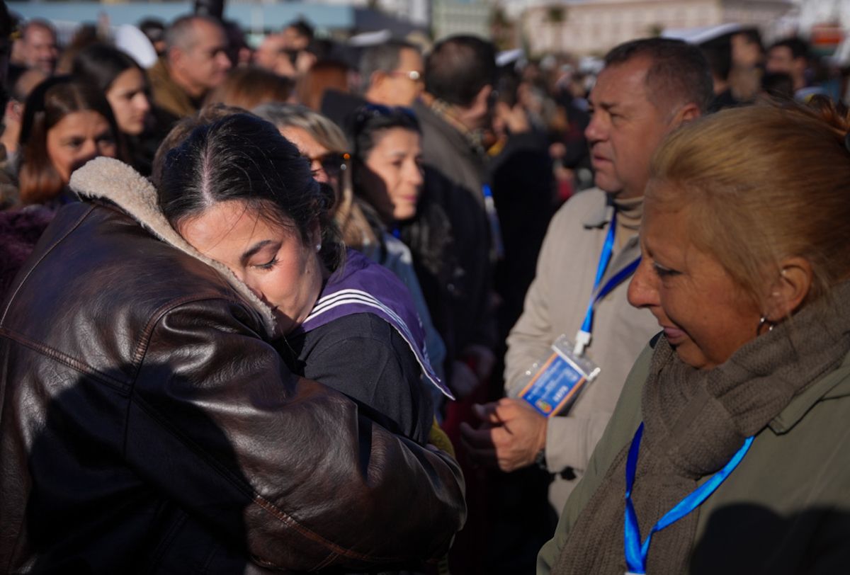 98 salida de Elcano desde el muelle de Cádiz 20