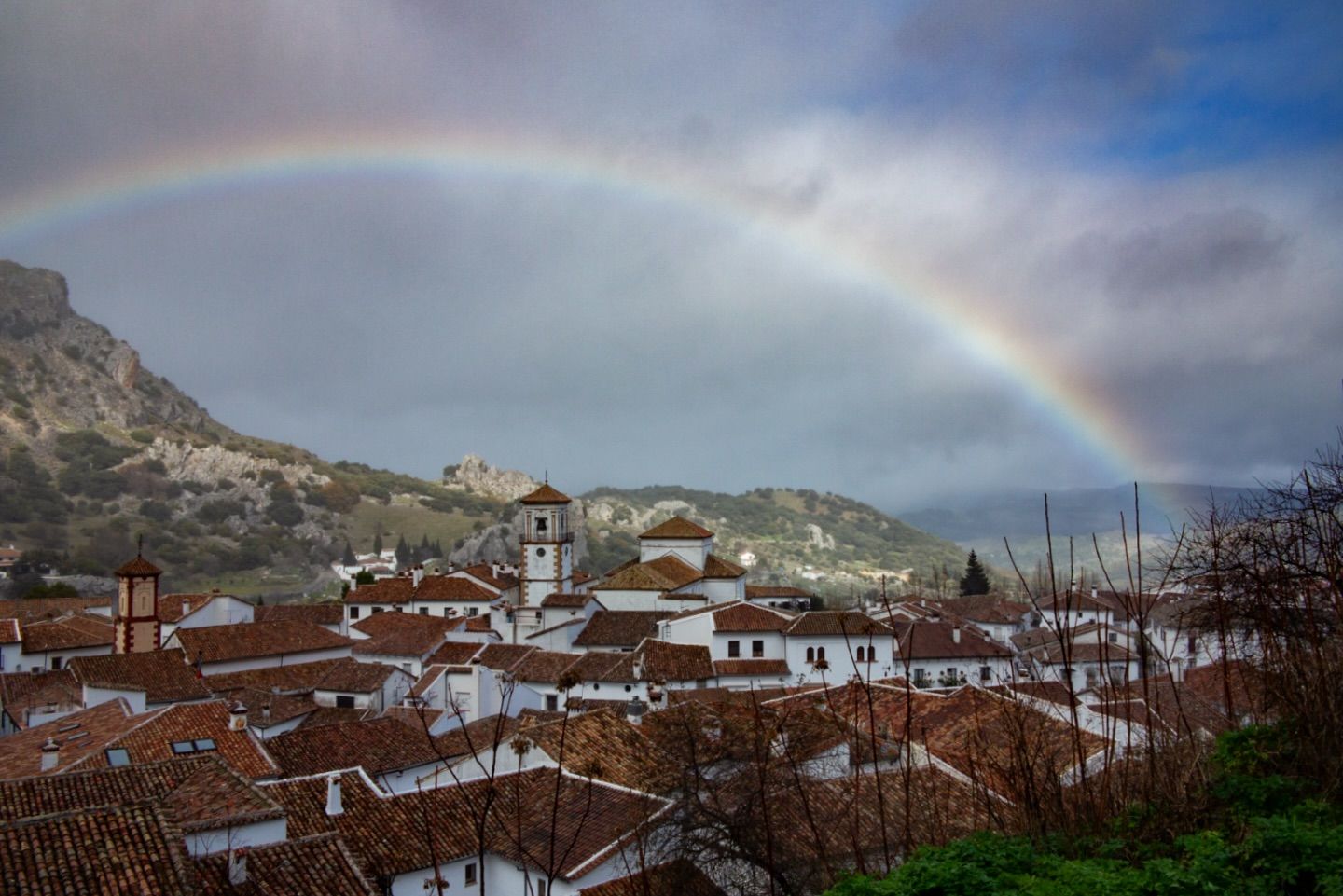 Arcoiris en Grazalema este fin de semana, en una imagen de Radio Grazalema.