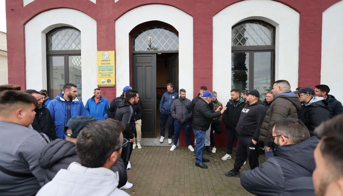 Protesta cofradia pescadores Sanlúcar Barrameda paro 54