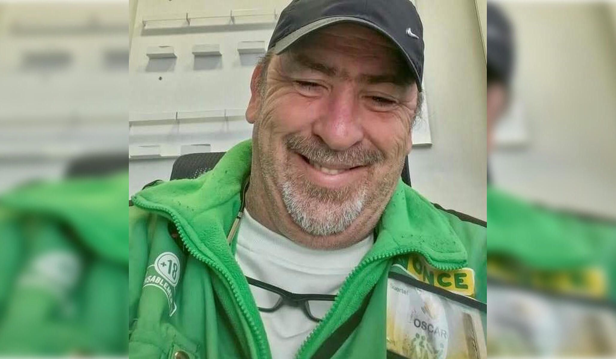 El vendedor de Chiclana, Óscar Izquierdo, ha repartido su tercer gran premio entre los vecinos El vendedor de Chiclana, Óscar Izquierdo, ha repartido su tercer gran premio entre los vecinos