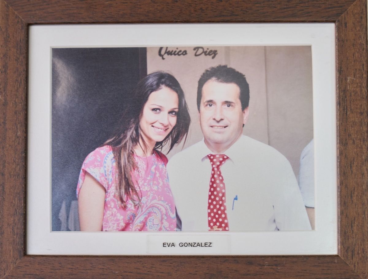 Pepe Esteban, con la presentadora Eva González, en la Venta Esteban.