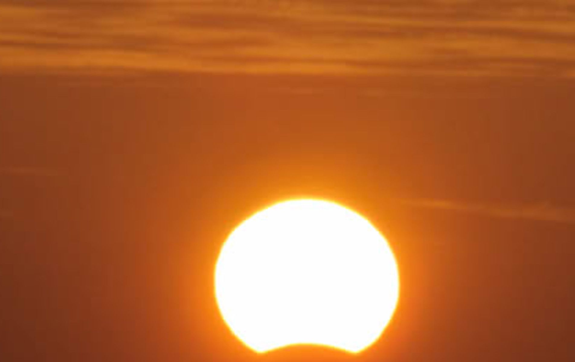 Eclipse solar en una imagen de la asociación Magallanes.