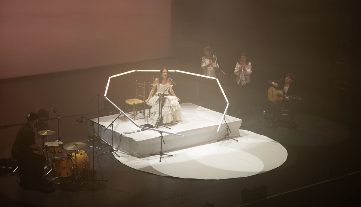 Angeles Toledano durante la presentación de 'Sangre sucia' - FESTIVAL FLAMENCO NIMES SANDY KORZEKWA