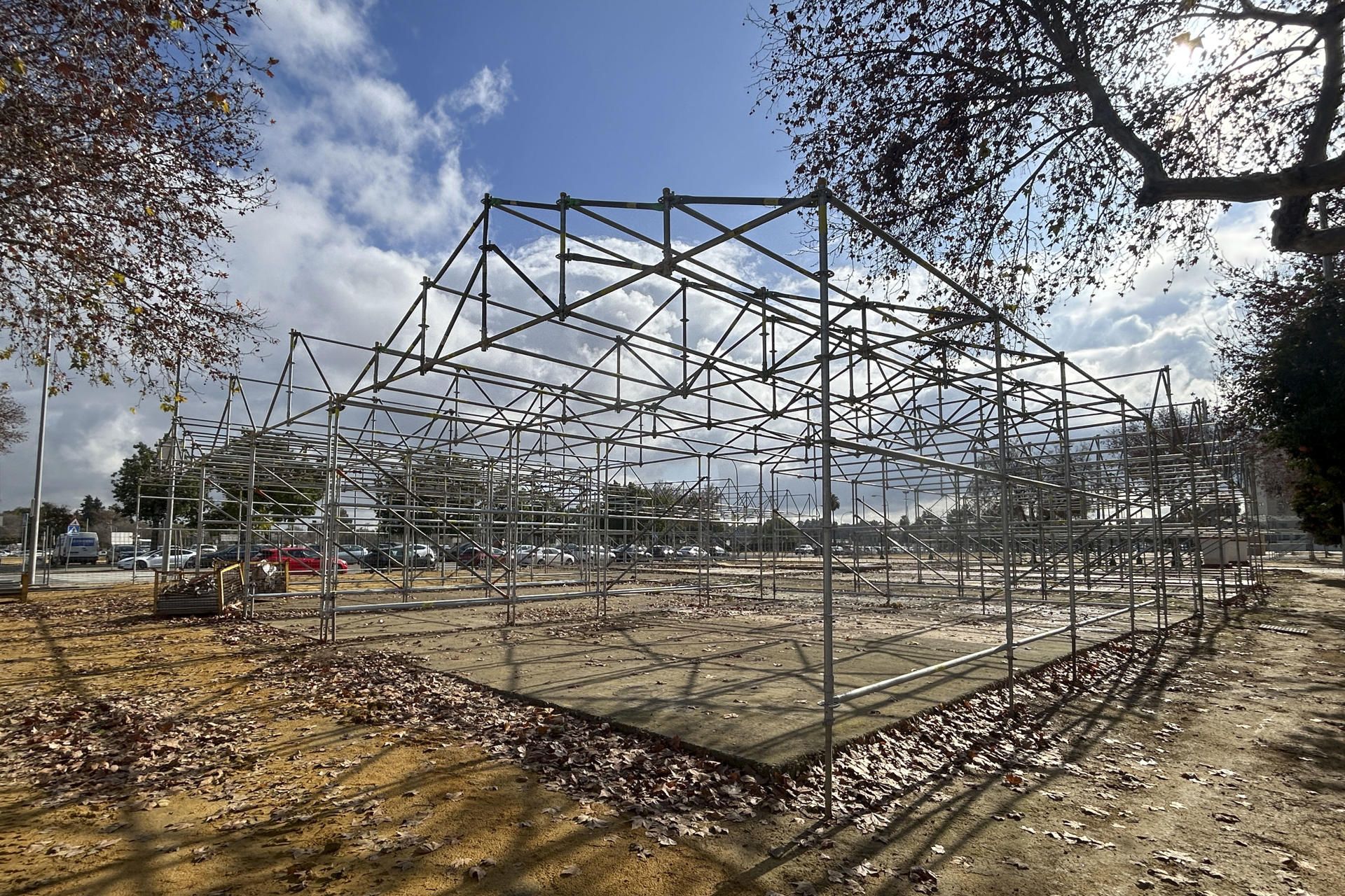 Comienza el montaje de la Feria de Abril de Sevilla 2026.