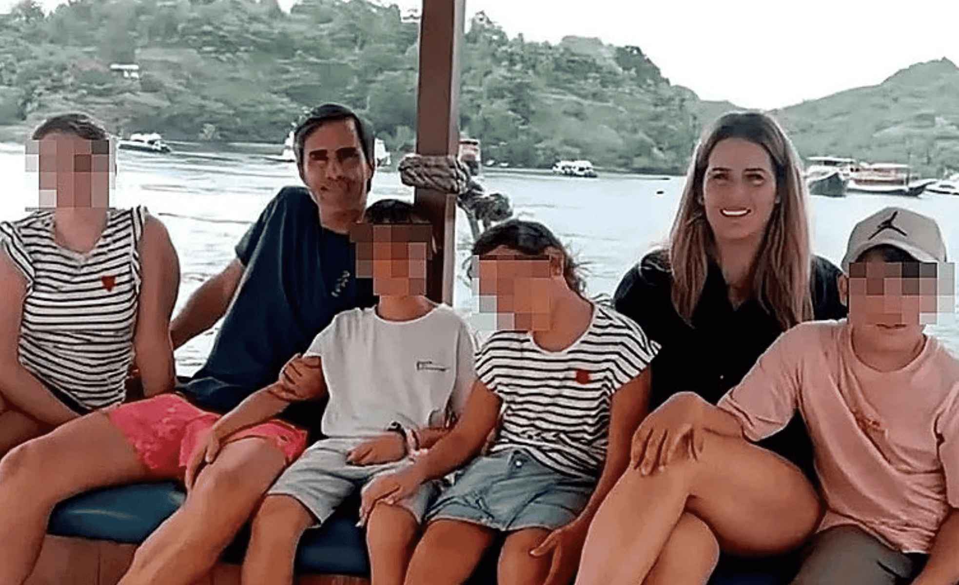 Andrea y Fernando, junto a los cuatro menores que formaban una familia golpeada duramente por la tragedia.