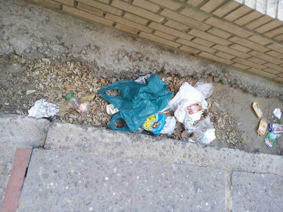 Basura acumulada en una calle de Jerez, en una imagen retrospectiva.