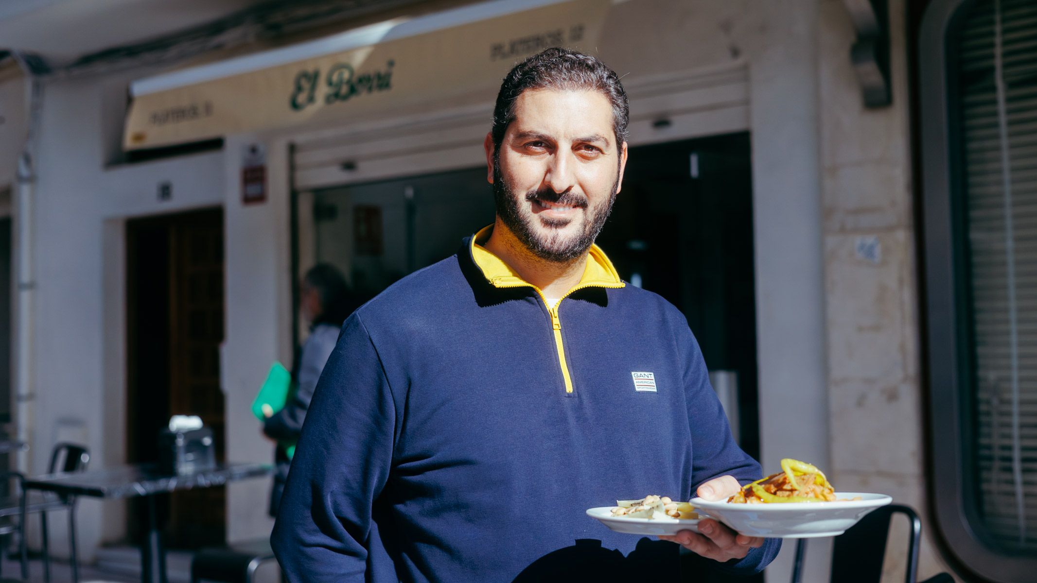 David Borrás, al mando del nuevo local, El Borri, en la plaza Plateros de Jerez.
